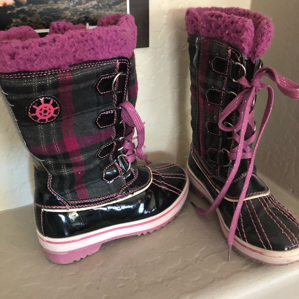 Little girls snow boots size 1